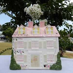 VTG Pastel Cookie Jar House